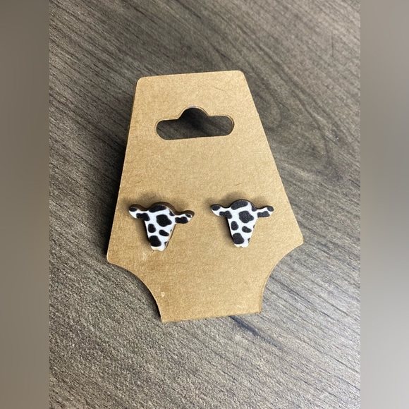 Mini Cow Stud Earrings - Picture 2 of 4